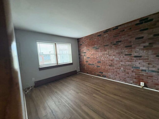 185 Thompson St, Unit 4 in New Haven, CT - Foto de edificio - Building Photo