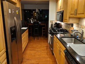 1326 Spruce St, Unit 2305 in Philadelphia, PA - Building Photo - Building Photo