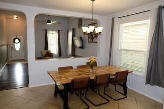9114 Bowen Br in San Antonio, TX - Building Photo - Building Photo
