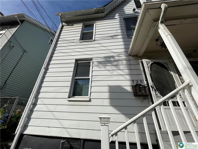 property at 735 2nd Ave