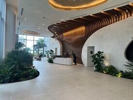 700 NE 24th St in Miami, FL - Building Photo