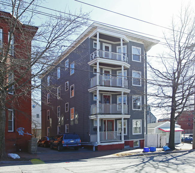106 Cumberland Ave in Portland, ME - Building Photo - Building Photo