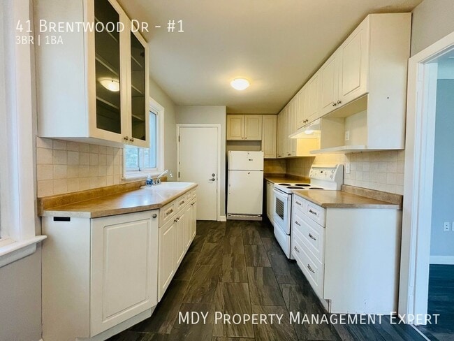 property at 41 Brentwood Dr