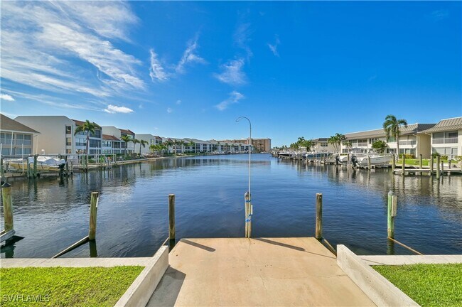 1936 Beach Pkwy in Cape Coral, FL - Building Photo - Building Photo