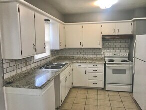 5208 47th St in Lubbock, TX - Building Photo - Building Photo