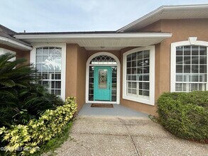 1700 Country Walk Dr in Orange Park, FL - Building Photo - Building Photo