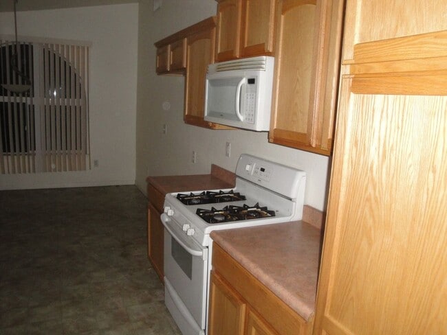property at 1464 Richfield Ave
