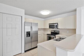 12488 SW 54th St in Miramar, FL - Building Photo - Building Photo