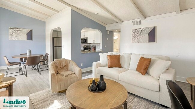 5272 Tamarus St