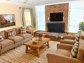 109 N Edgewood Dr in Statesboro, GA - Building Photo - Building Photo