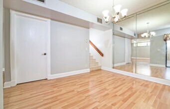 8353 Trent Ct in Boca Raton, FL - Building Photo - Building Photo