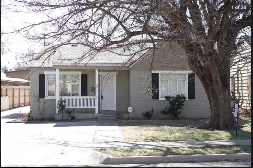 2403 22nd St in Lubbock, TX - Building Photo