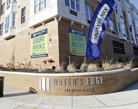 Water's Edge in Harrison, NJ - Building Photo - Building Photo