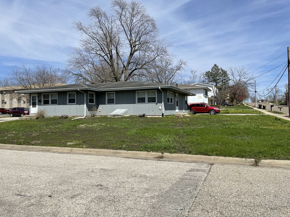 318 E Vernon Ave in Normal, IL - Building Photo