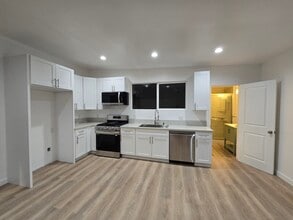 3230 Cerritos Ave, Unit 3230 Cerritos Ave. in Signal Hill, CA - Building Photo - Building Photo