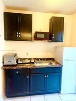 1822 Cleveland St in Hollywood, FL - Building Photo