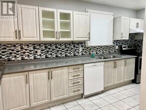 140 Gray Rd in Hamilton, ON - Building Photo - Building Photo