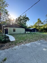 35045 Clinton Ave in Dade City, FL - Building Photo - Building Photo