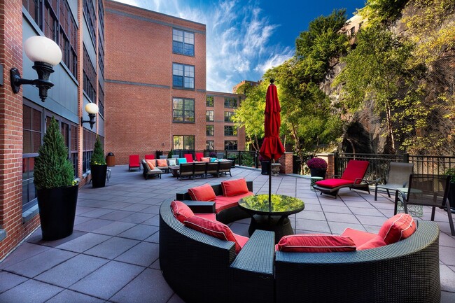 The Cliffs Lofts in Jersey City, NJ - Building Photo - Building Photo