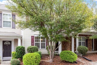 3314 Ivy Wood Ln in Durham, NC - Foto de edificio - Building Photo