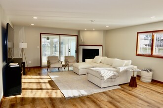 111 Juniper Dr in Schererville, IN - Building Photo - Building Photo