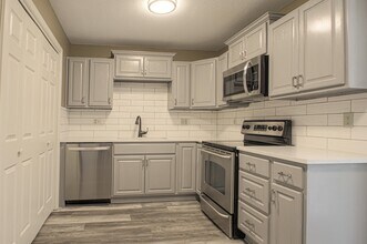 6905 E 112th St in Kansas City, MO - Building Photo - Building Photo