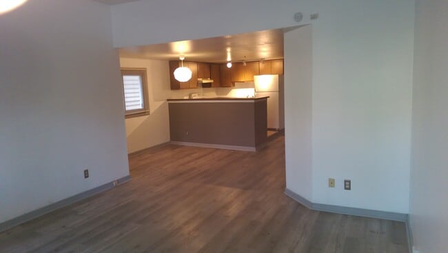 3267 N Bartlett Ave, Unit UWM / East-Side 3BR lower flat in Milwaukee, WI - Foto de edificio - Building Photo