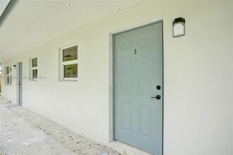 922 NW 4th Ave in Fort Lauderdale, FL - Building Photo - Building Photo