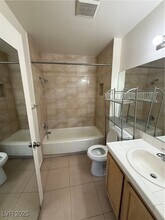 7100 W Pirates Cove Rd in Las Vegas, NV - Building Photo - Building Photo