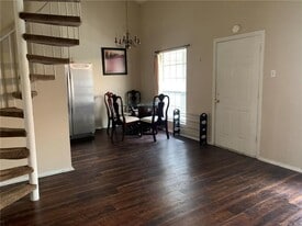 2401 Leon St in Austin, TX - Building Photo
