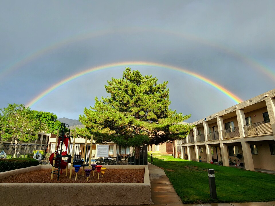 Sunrise Apartments in Albuquerque, NM - Foto de edificio