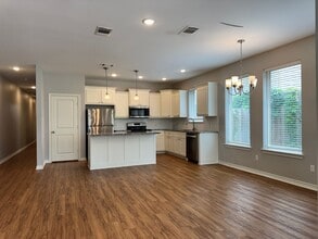 314 E 1st St in Tyler, TX - Building Photo - Building Photo