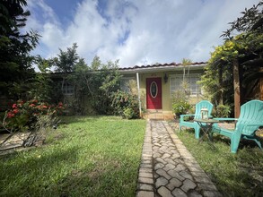 1008 NE 16th Pl in Fort Lauderdale, FL - Foto de edificio - Building Photo