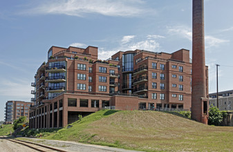 Fall Line Condominium in Richmond, VA - Foto de edificio - Building Photo
