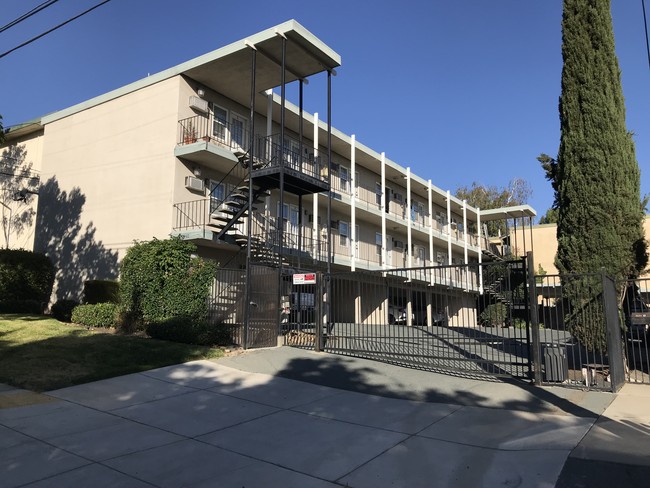 California Street Apartments & Duplexes in Concord, CA - Building Photo - Building Photo