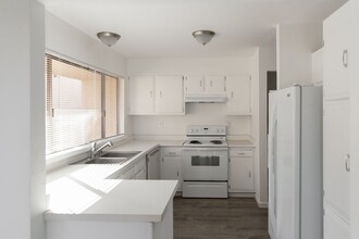 1194 Trinity Ave in Seaside, CA - Building Photo - Building Photo