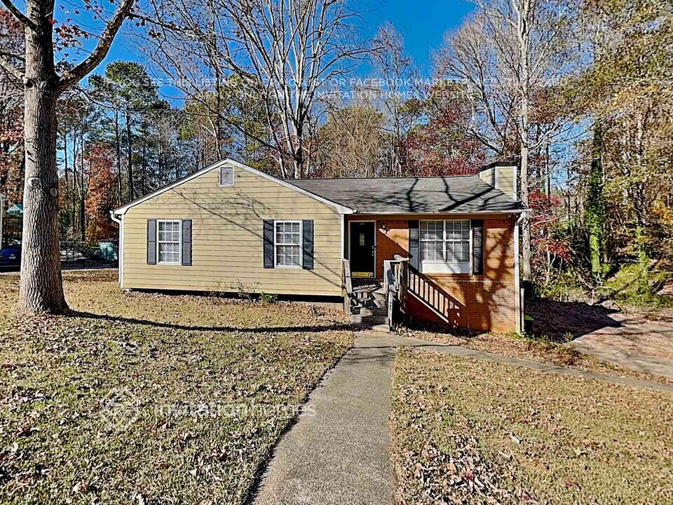 2990 Mill Trce in Douglasville, GA - Foto de edificio