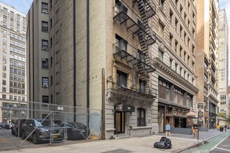 28 W 26th St in New York, NY - Building Photo - Building Photo