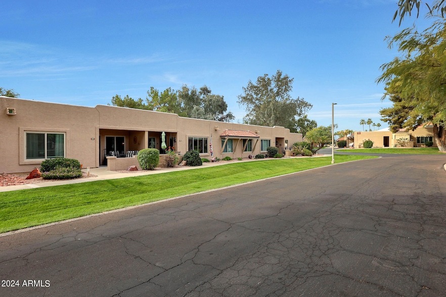 14300 W Bell Rd, Unit 63 in Surprise, AZ - Building Photo