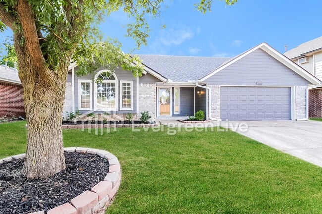 2020 Sunflower St in Norman, OK - Building Photo - Building Photo