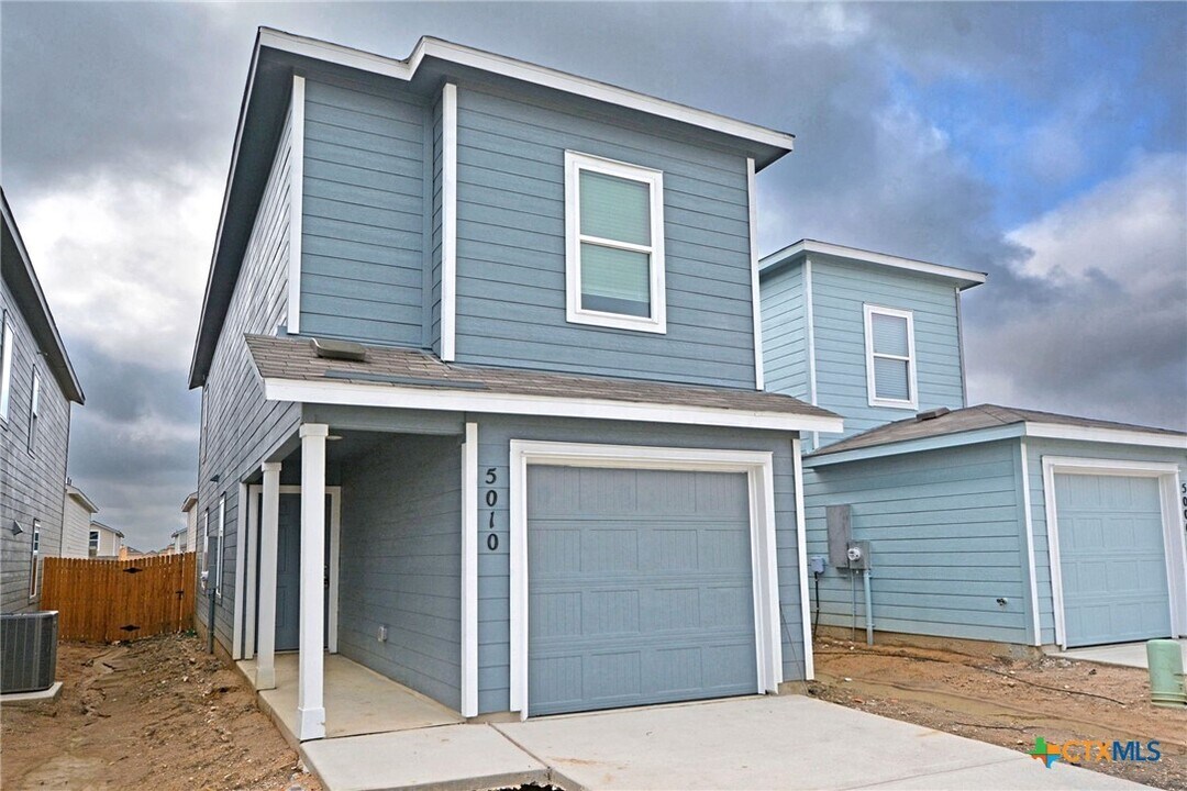5010 Cedar Sage in Converse, TX - Building Photo