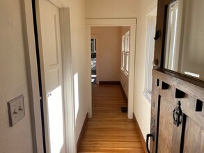 1318 N McCadden Pl, Unit 1318.5 in Los Angeles, CA - Building Photo - Building Photo
