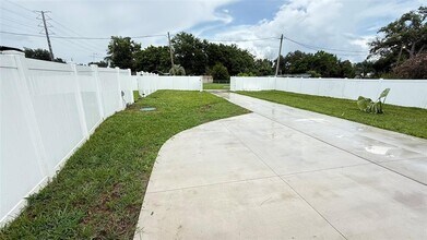 37542 Eiland Blvd in Zephyrhills, FL - Building Photo - Building Photo