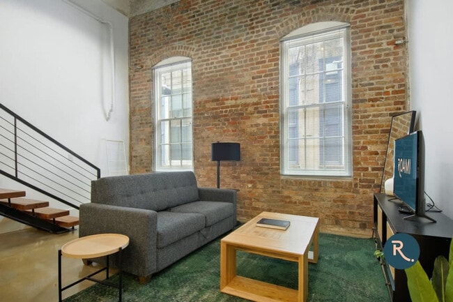 822 Howard Ave