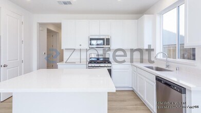 1110 Carson River Ct in Lathrop, CA - Building Photo - Building Photo