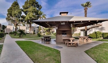 279 Moss St, Unit Villa Campestre Unit 11 in Chula Vista, CA - Building Photo - Building Photo