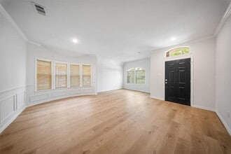 6000 Meadowglen Dr in Argyle, TX - Foto de edificio - Building Photo