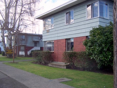 Washington Manor Apartments in Mount Vernon, WA - Building Photo