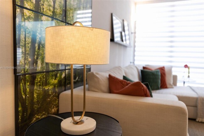 210 172nd St in Sunny Isles Beach, FL - Building Photo - Building Photo