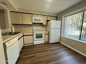 7042 Prestwick Cir S in Jacksonville, FL - Building Photo - Building Photo